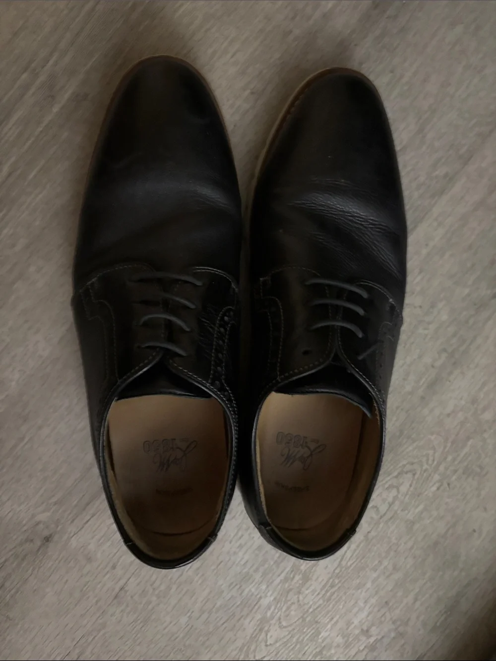 Johnston & Murphy Black Leather Derby Shoes with Tan Welt